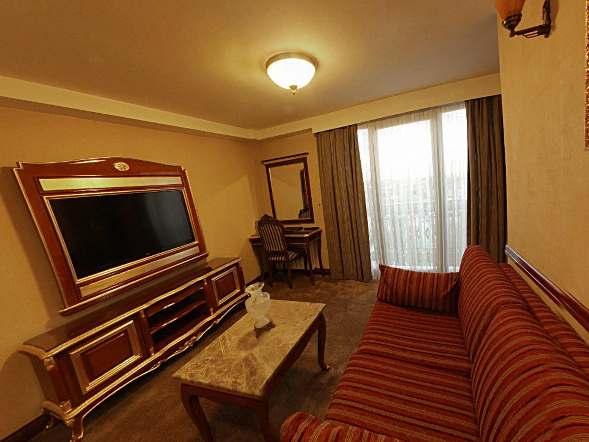 Moss Suites Hotel Istanbul Bagian luar foto