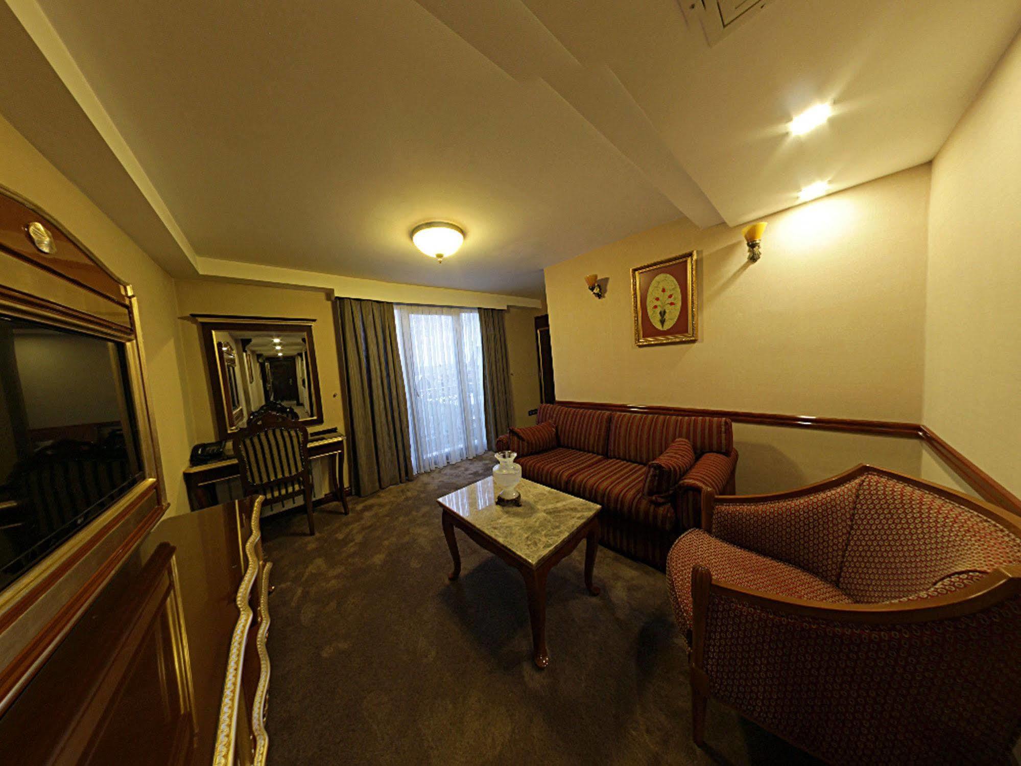 Moss Suites Hotel Istanbul Bagian luar foto