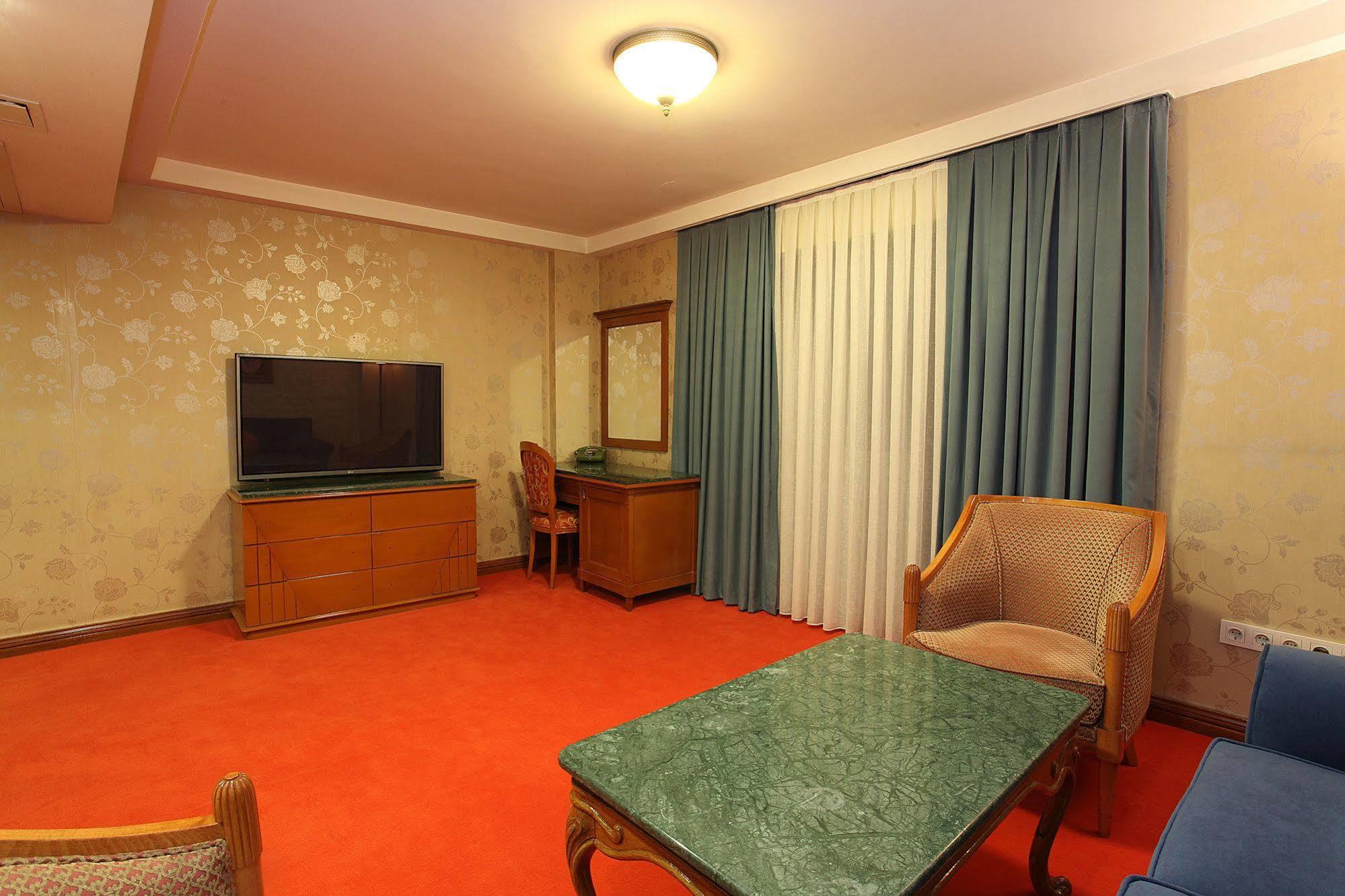 Moss Suites Hotel Istanbul Bagian luar foto