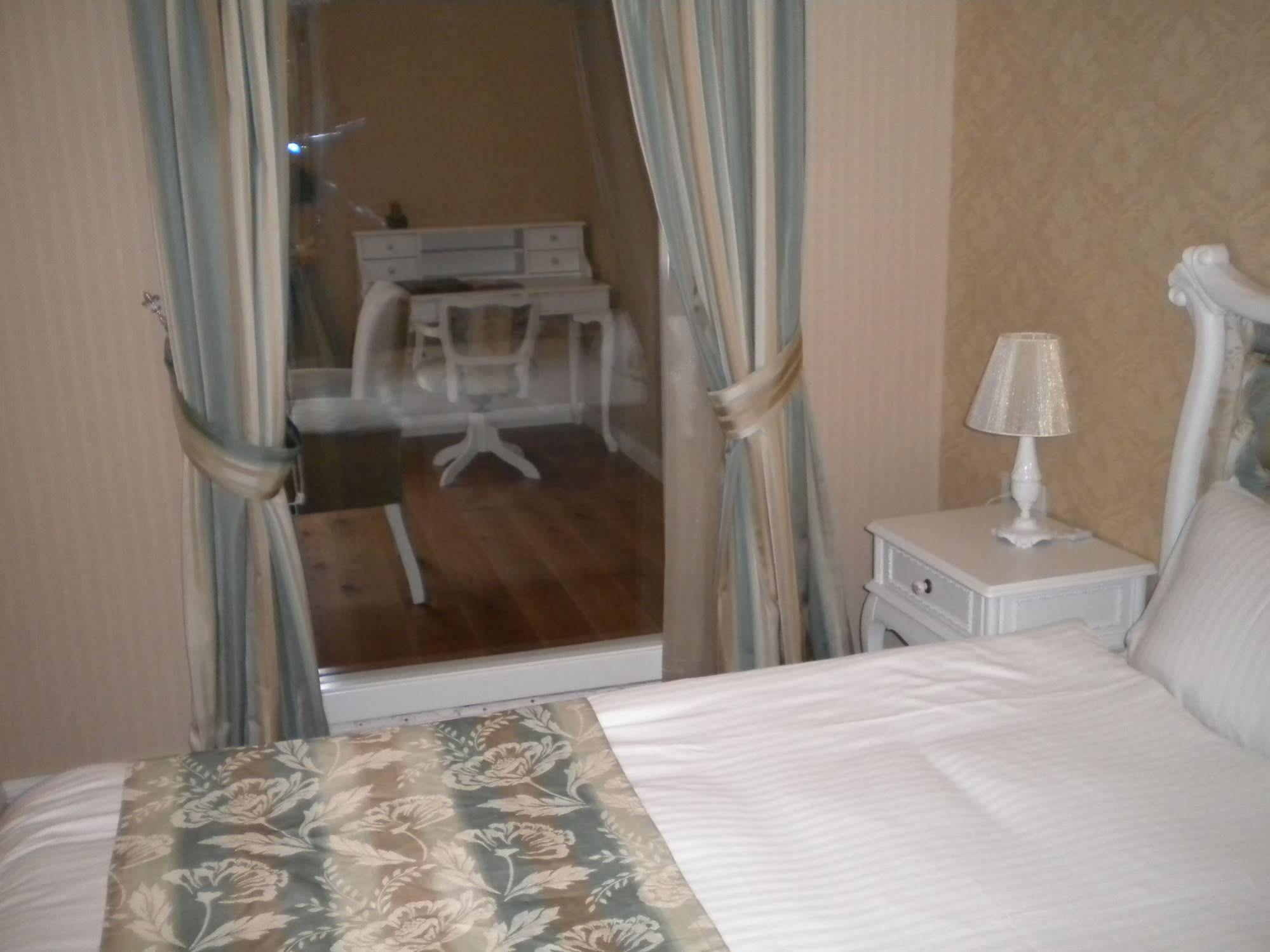 Moss Suites Hotel Istanbul Bagian luar foto